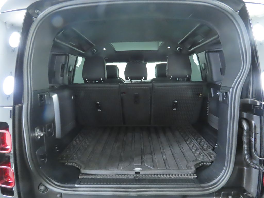 Thumbnail: 2023 Land Rover Defender - 29