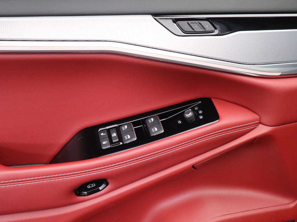 Thumbnail: 2025 Jeep Wagoneer S - 24