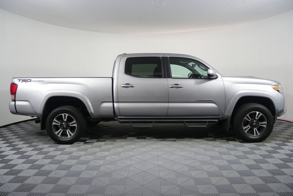 Thumbnail: 2016 Toyota Tacoma - 2