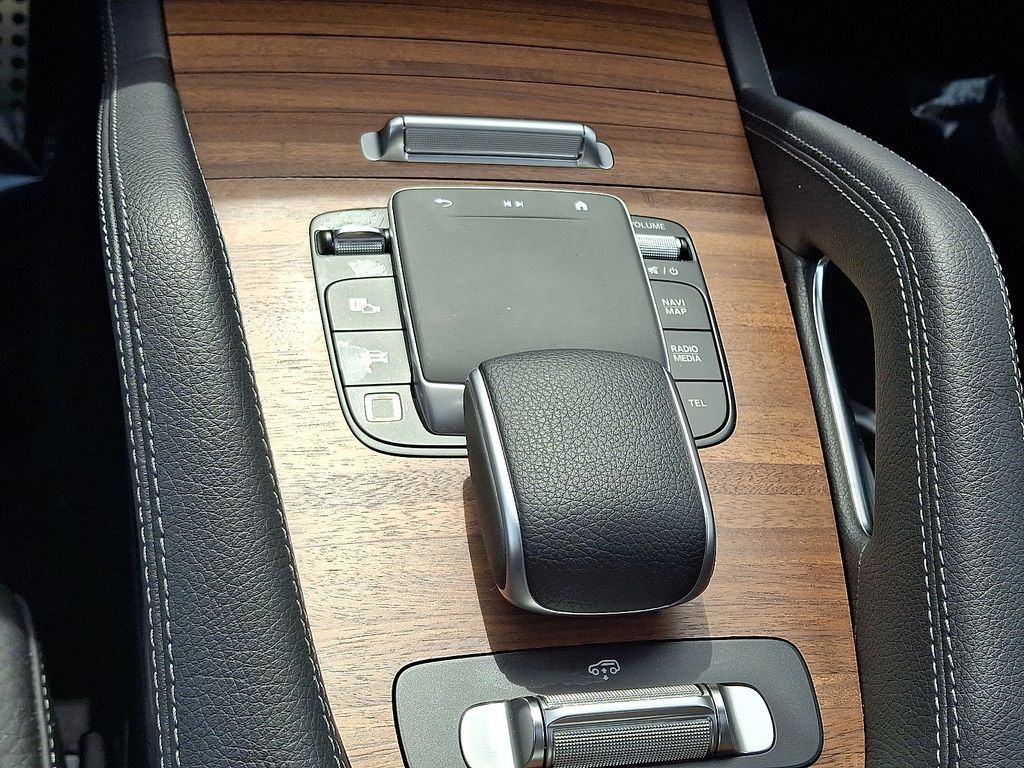 Thumbnail: 2026 Mercedes-Benz GLS - 20