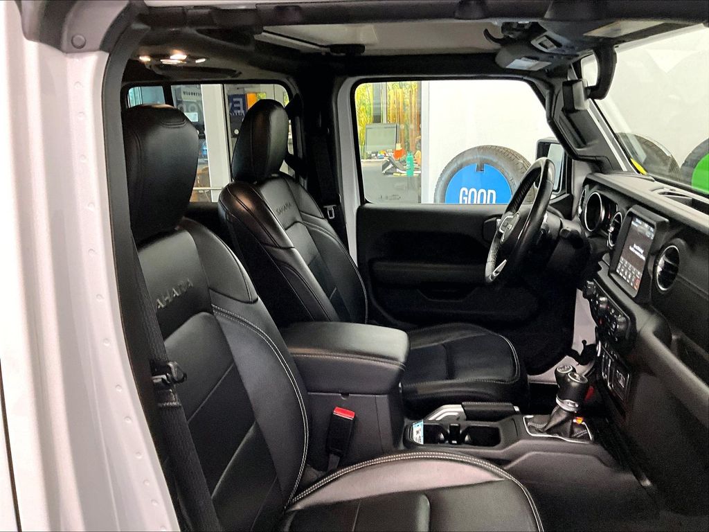 2021 Jeep Wrangler — photo 11