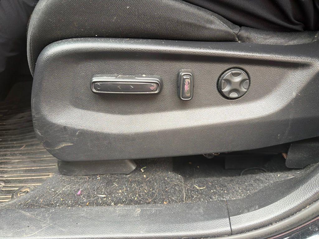 Certified Used 2021  Honda EX image 10