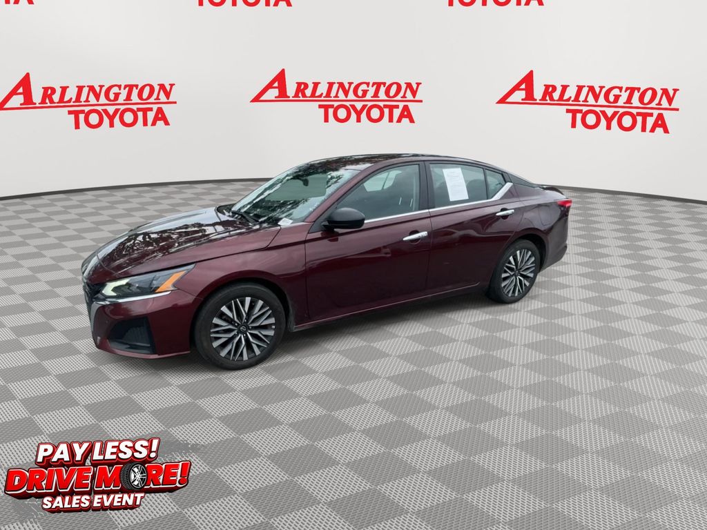 Used 2025 Nissan Altima Sedan