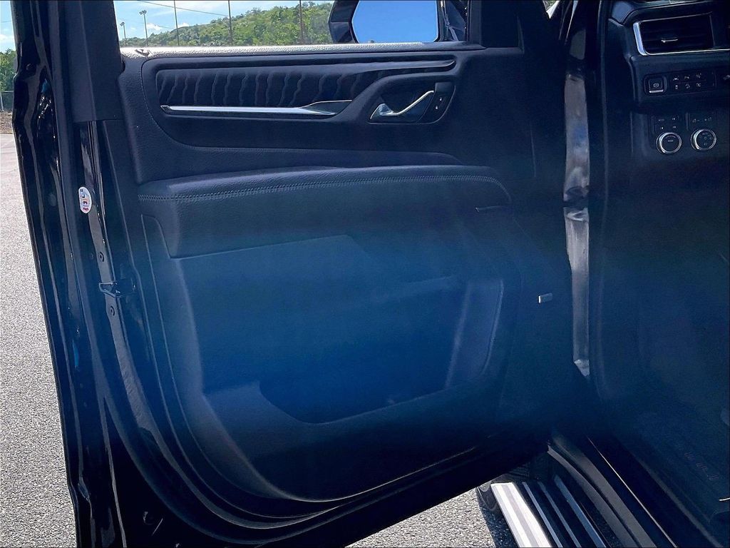 2023 GMC Yukon XL — photo 9