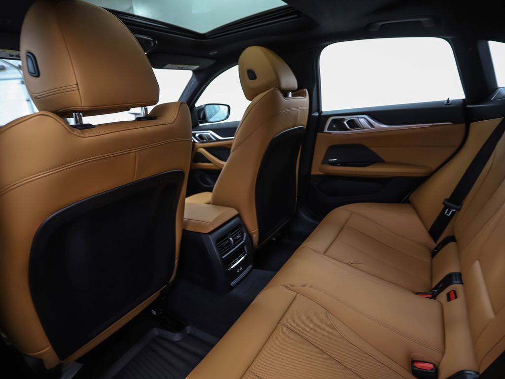 Thumbnail: 2026 BMW 4 Series - 21
