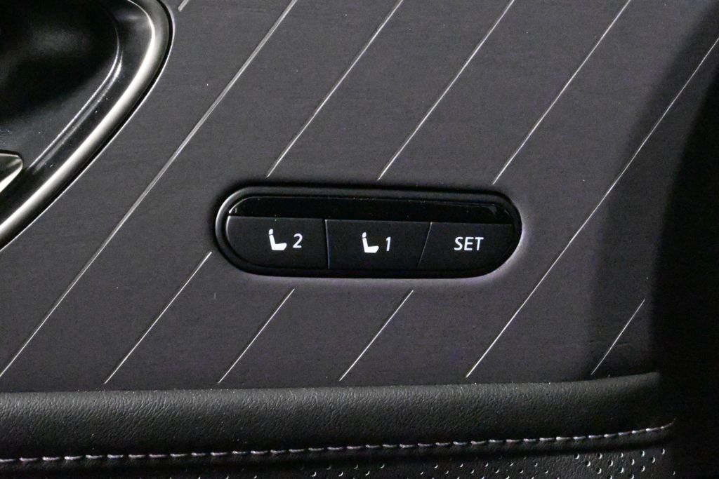 Thumbnail: 2025 INFINITI QX80 - 31