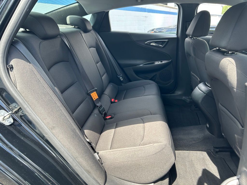 Thumbnail: 2019 Chevrolet Malibu - 21
