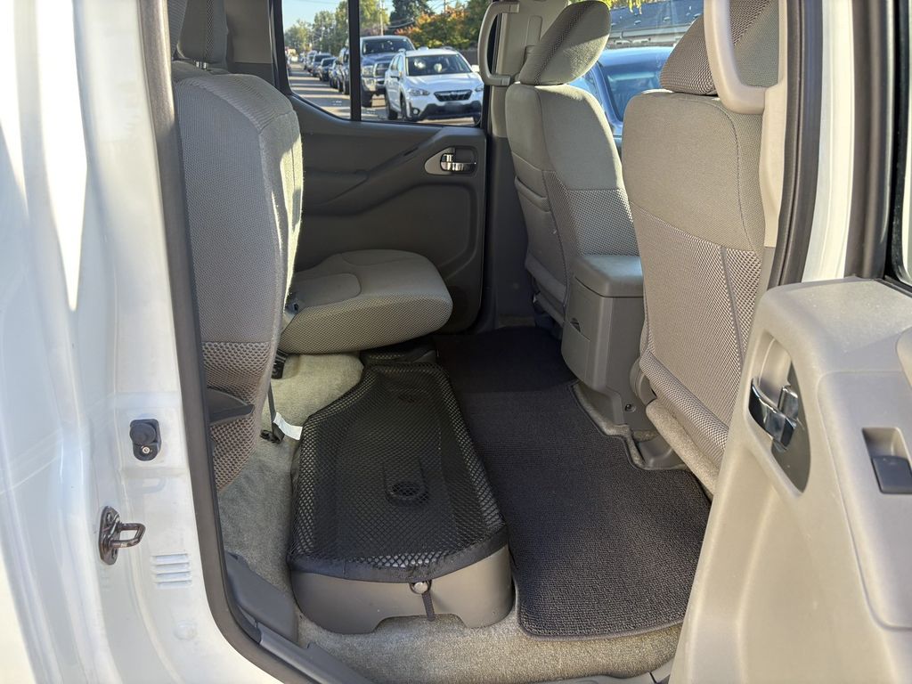 2016 Nissan Frontier SV