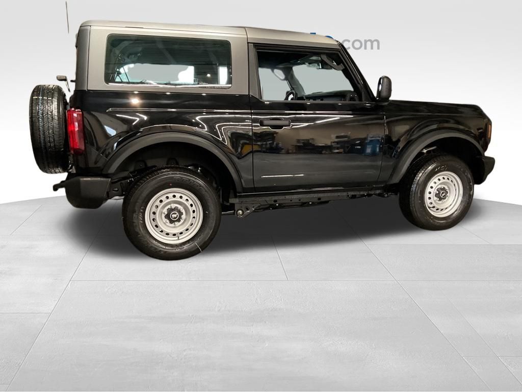 New 2026 Black Ford Base image 3