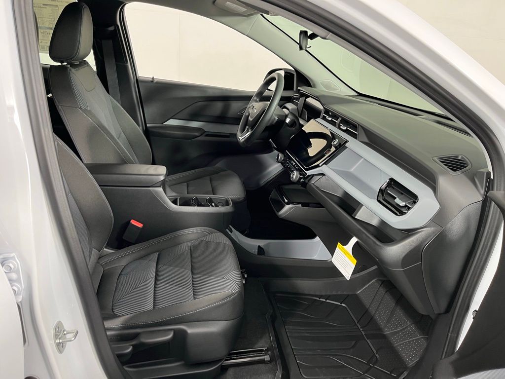Thumbnail: 2027 Chevrolet Bolt EV - 8