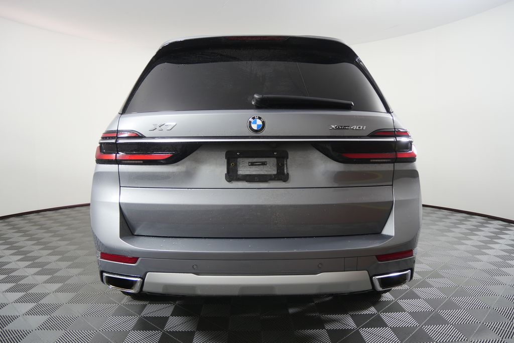 Thumbnail: 2025 BMW X7 - 4