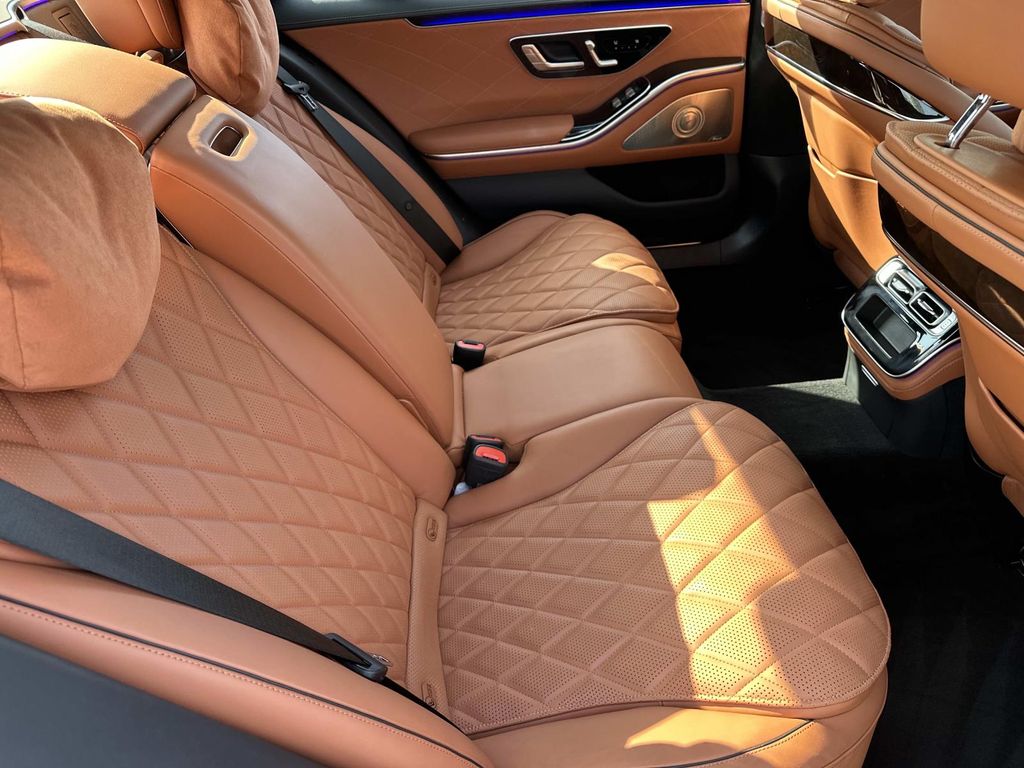 Thumbnail: 2022 Mercedes-Benz S-Class - 22