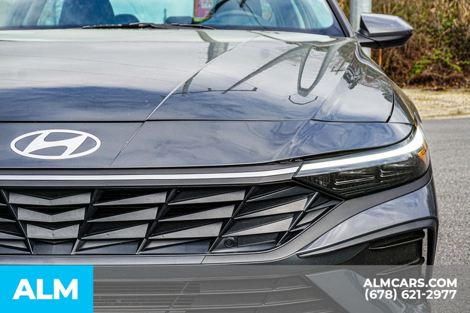 Used 2025 Gray Hyundai SE image 12