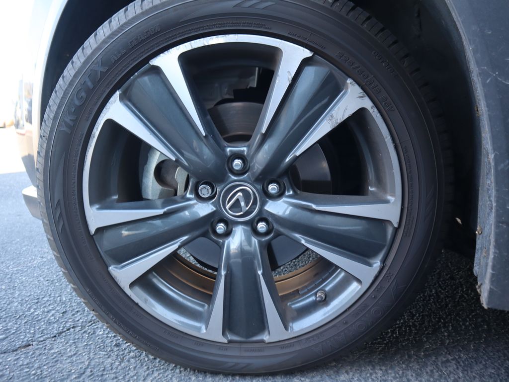 Thumbnail: 2022 Lexus UX - 14