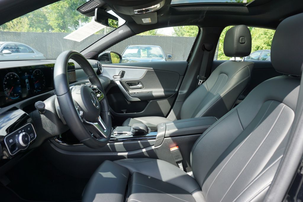 Thumbnail: 2022 Mercedes-Benz A-Class - 9