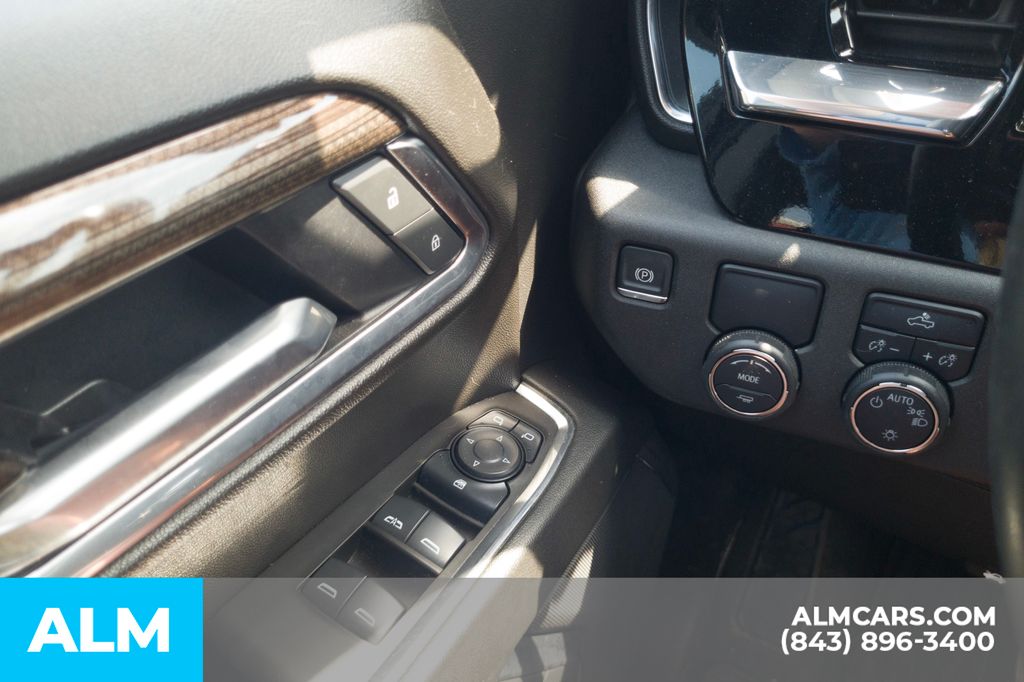 Used 2025 White Chevrolet LT image 12