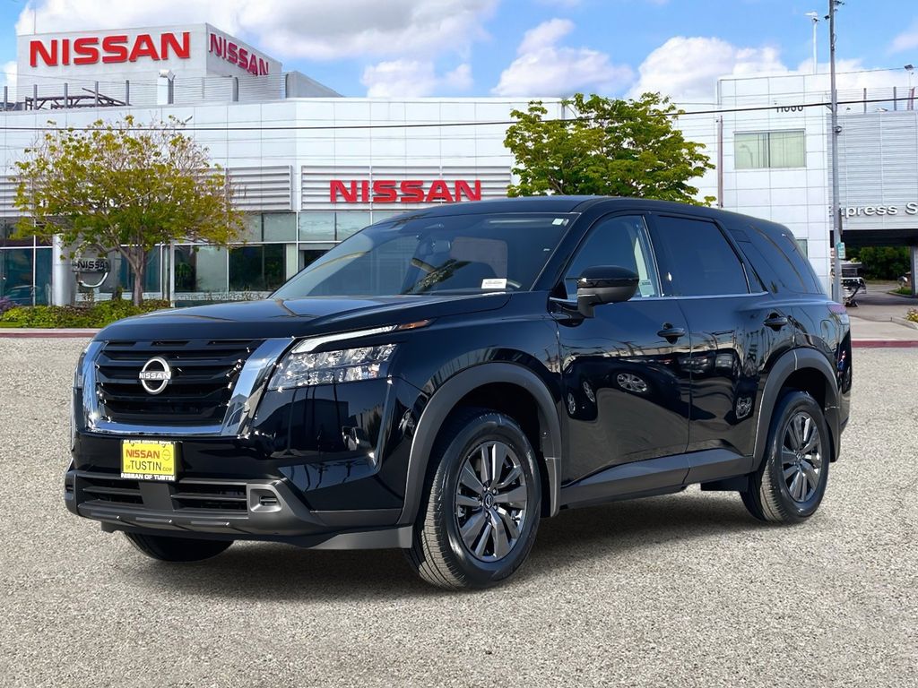 2025 Nissan Pathfinder S