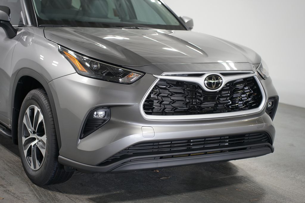 2025 Toyota Highlander XLE 4