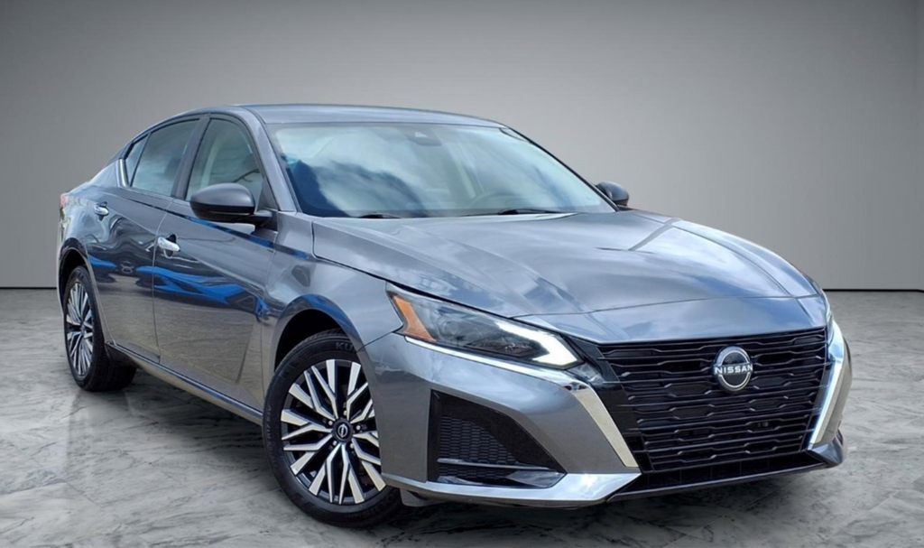 Gray (Gun Metallic) 2025 Nissan Altima Sedan Front-Wheel Drive Continuously Variable Transmission