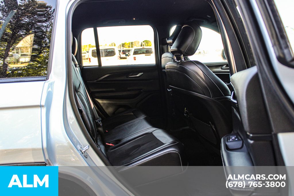 Used 2025 Silver Jeep Altitude image 19