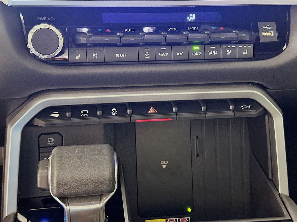 Thumbnail: 2025 Toyota Tundra - 16