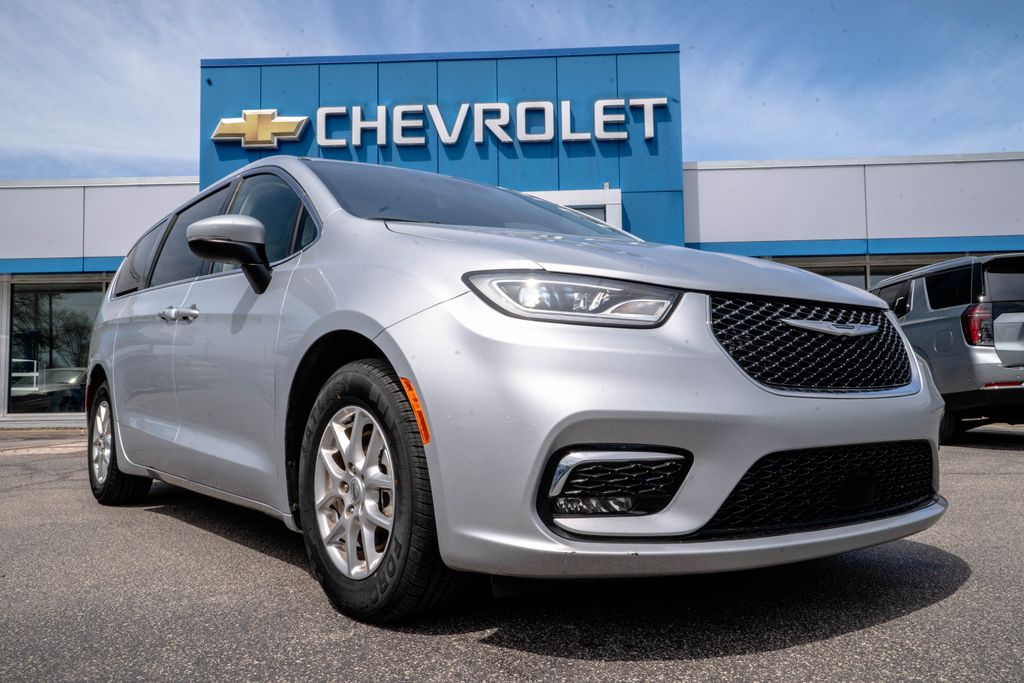 2023 Chrysler Pacifica Touring L