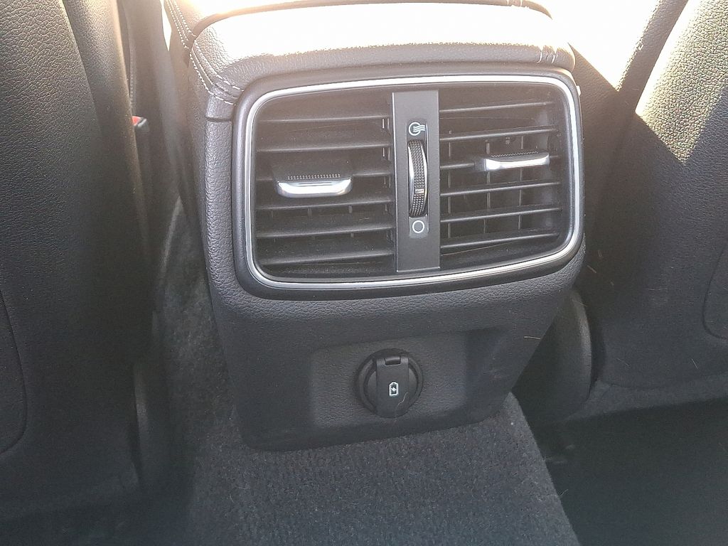 Thumbnail: 2021 Genesis G70 - 11