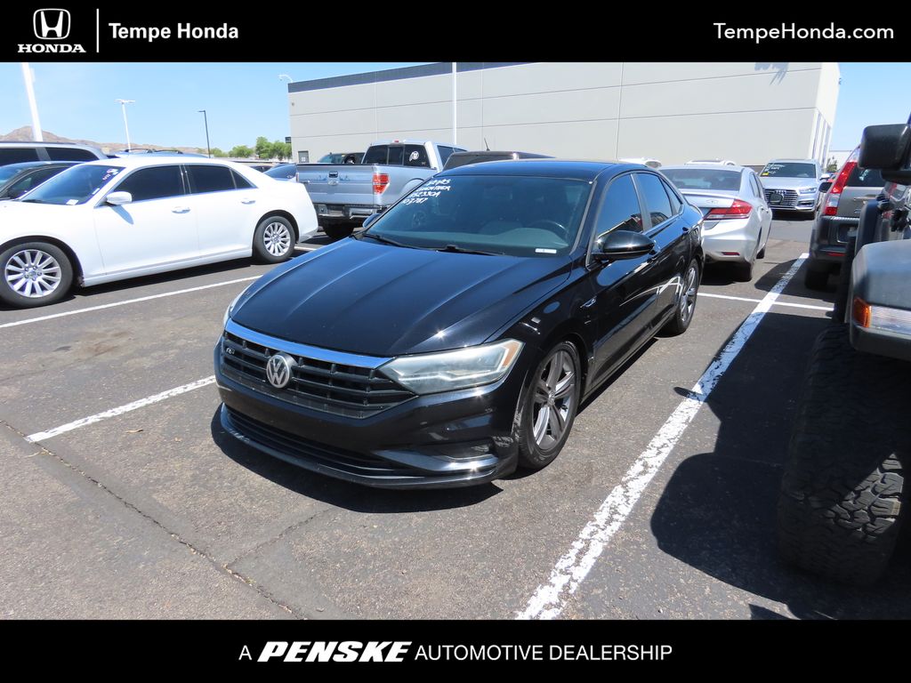 2019 Volkswagen Jetta R-Line Hero Image