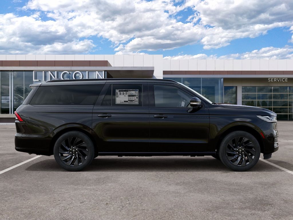 Thumbnail: 2027 Lincoln Navigator L - 5