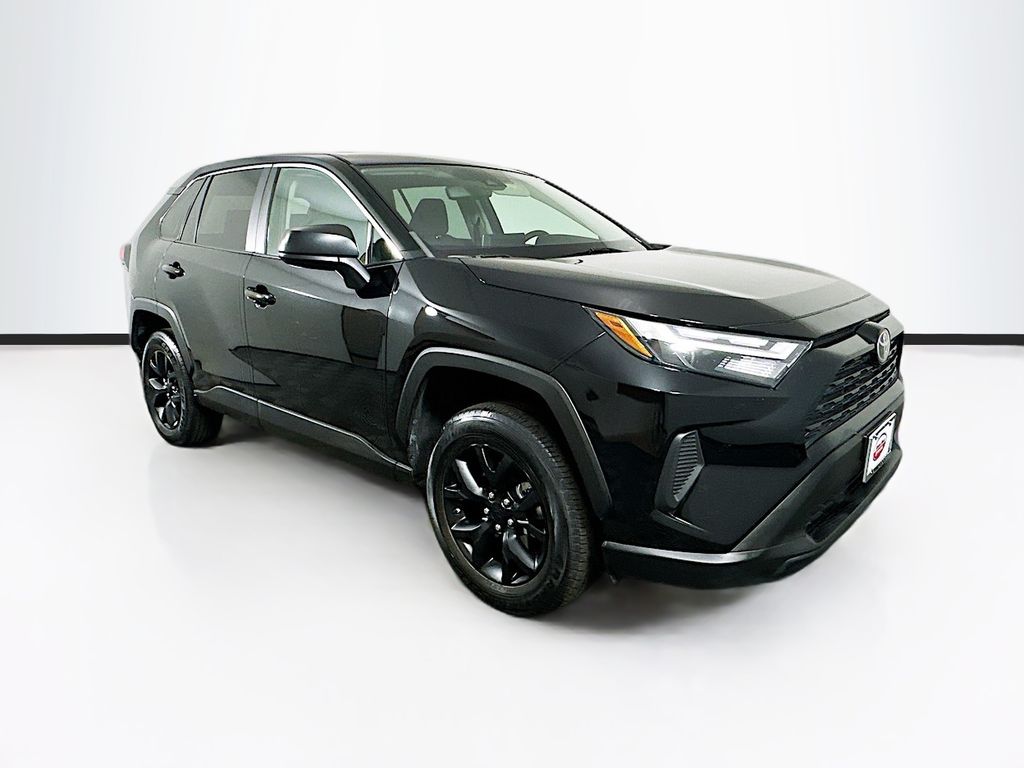 2023 Toyota RAV4 LE 3