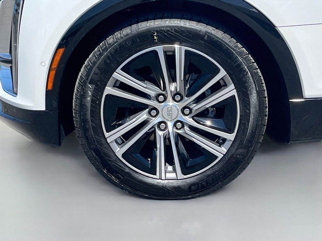 Used 2025 White Cadillac Luxury image 32