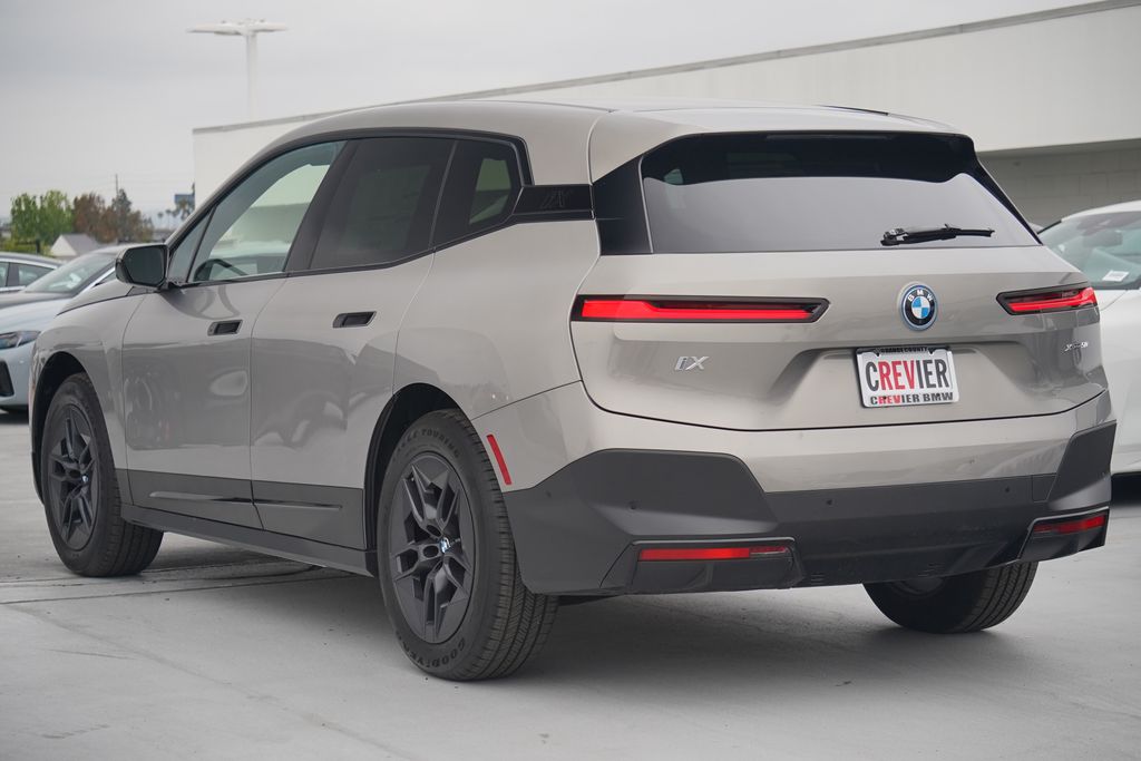 2025 BMW iX xDrive50 7