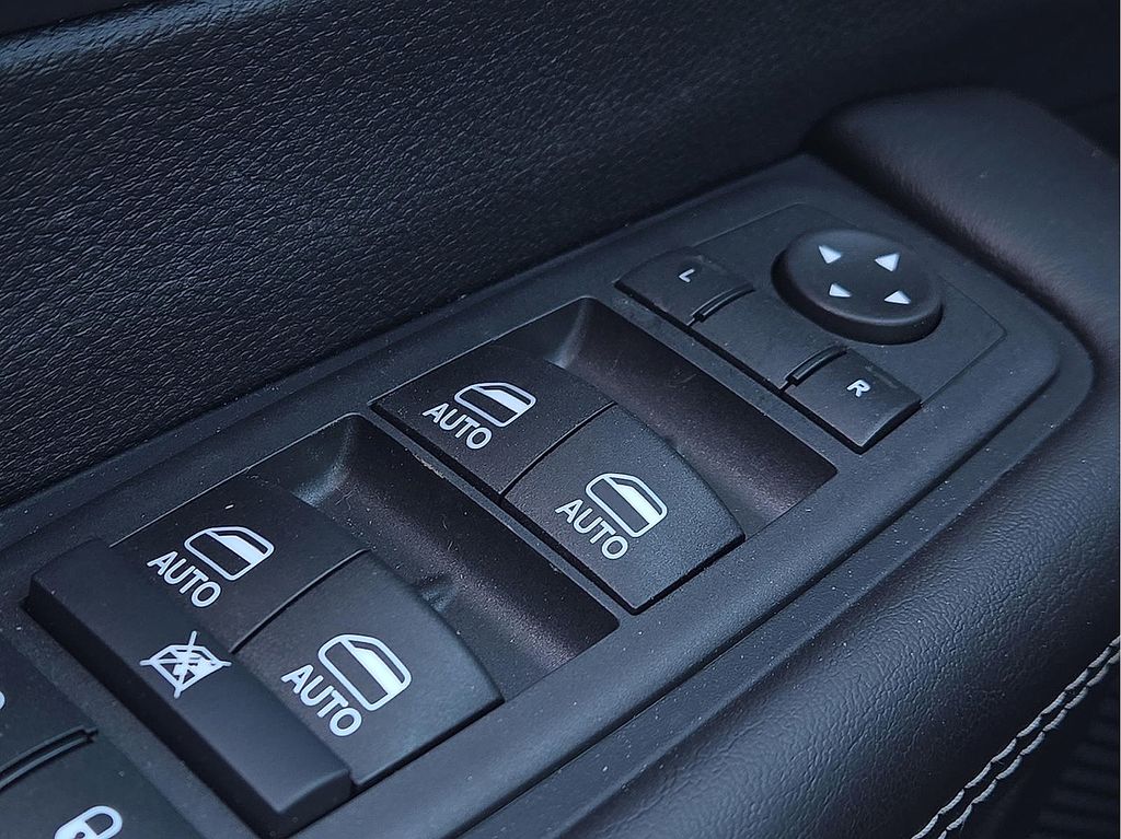 New 2026 Chrysler Pacifica For Sale in Farmington, AR