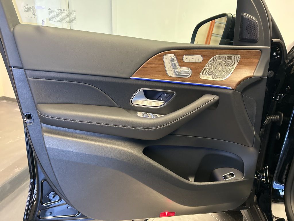 Thumbnail: 2026 Mercedes-Benz GLE - 11