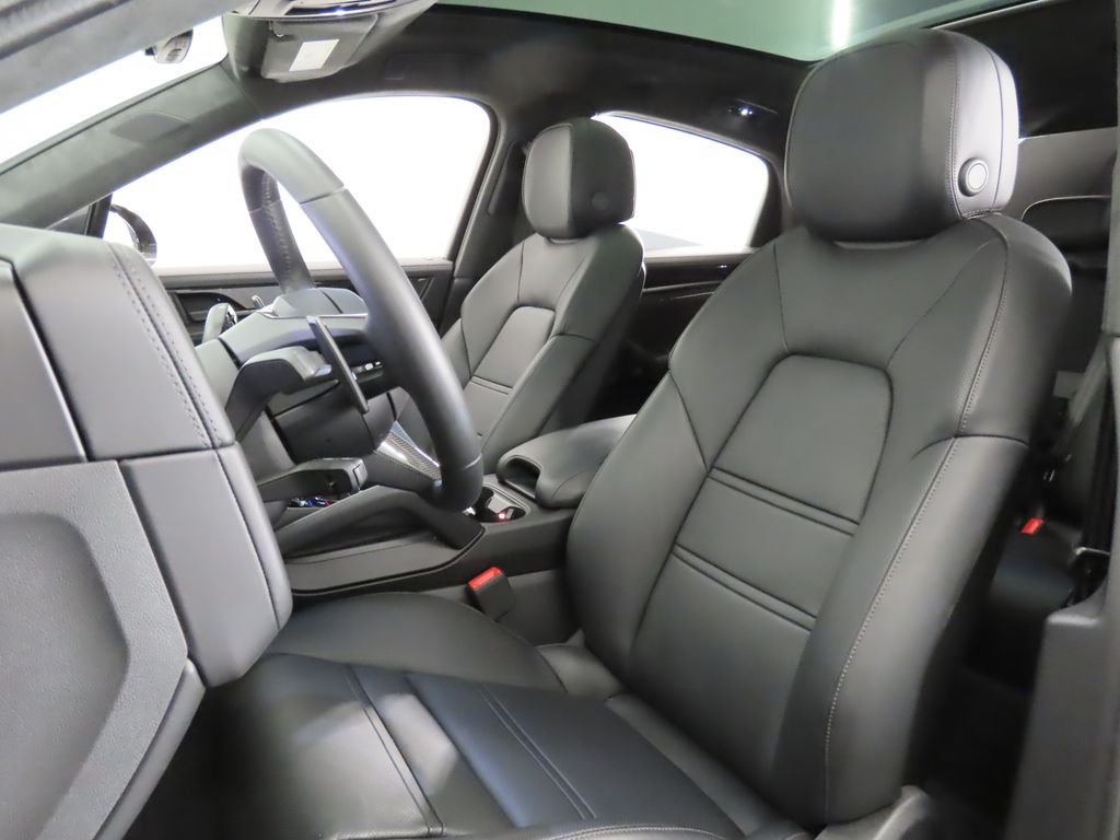 Thumbnail: 2025 Porsche  - 5