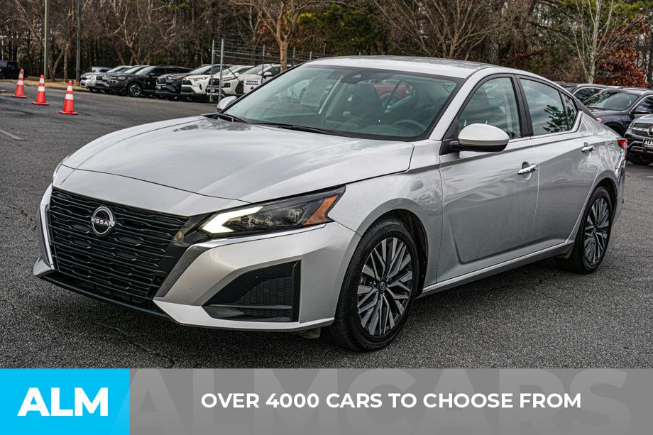 2023 Nissan Altima 2.5 SV photo 2
