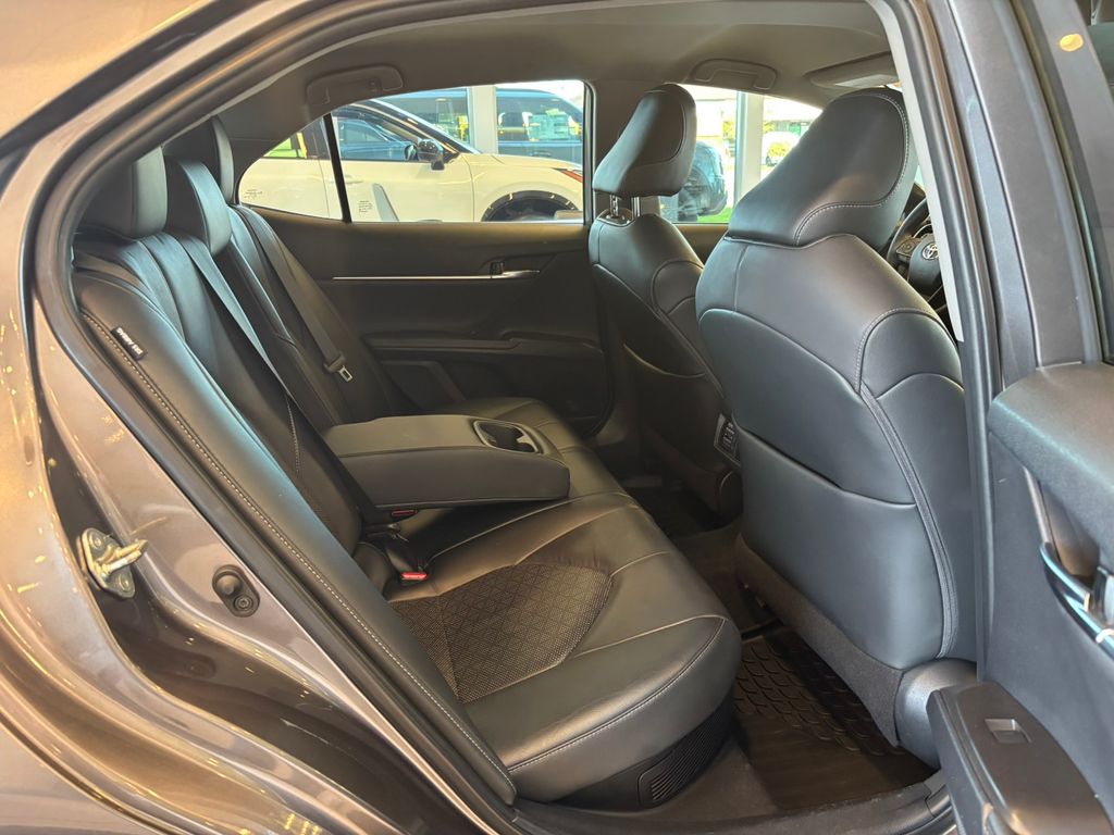 2021 Toyota Camry Hybrid XSE