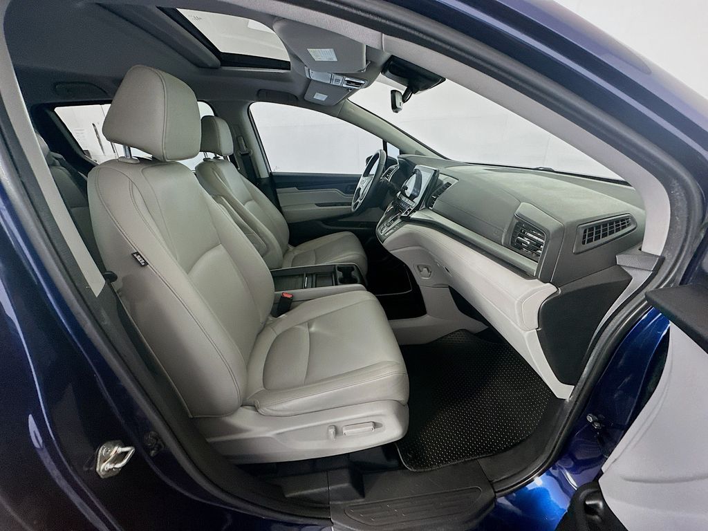 Thumbnail: 2018 Honda Odyssey - 27