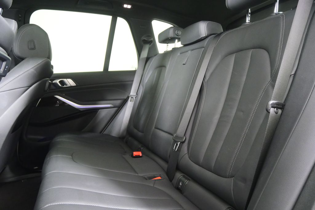 Thumbnail: 2021 BMW X5 - 13