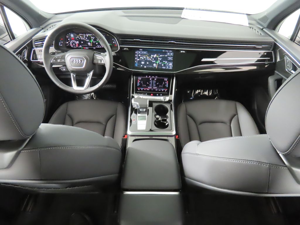 Thumbnail: 2025 Audi Q7 - 11