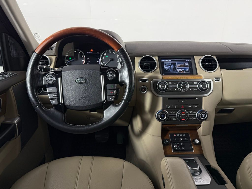 Thumbnail: 2016 Land Rover LR4 - 11
