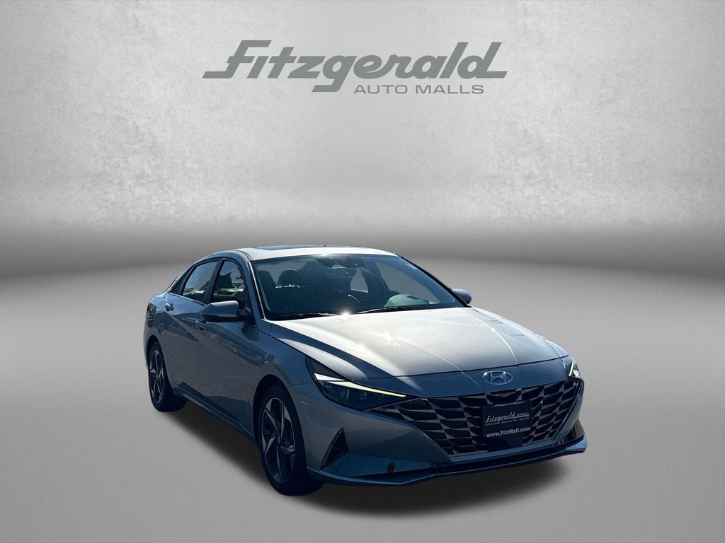Shimmering Silver Pearl 2023 Hyundai Elantra Sedan Front-Wheel Drive Continuously Variable Transmission