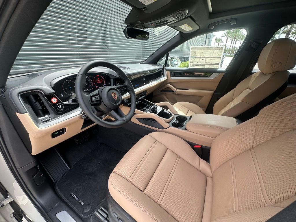 Thumbnail: 2025 Porsche Cayenne - 4