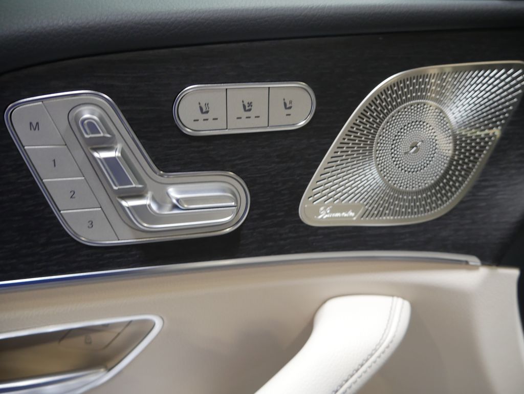 Thumbnail: 2026 Mercedes-Benz GLE - 17