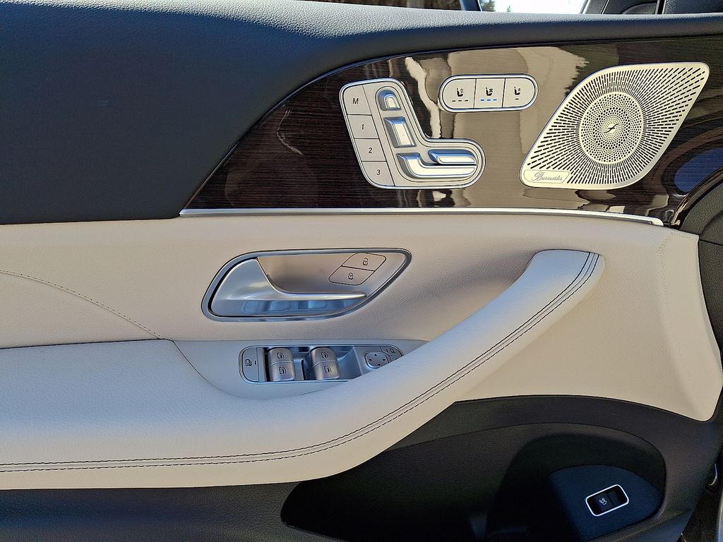 Thumbnail: 2026 Mercedes-Benz GLE - 8