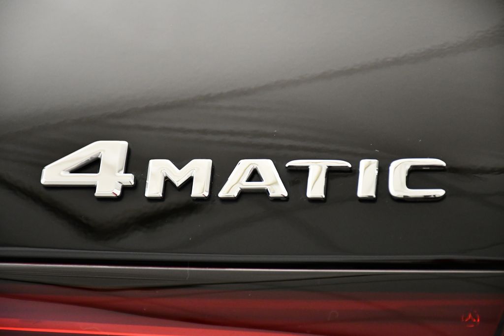 2025 Mercedes-Benz GLC 300 10
