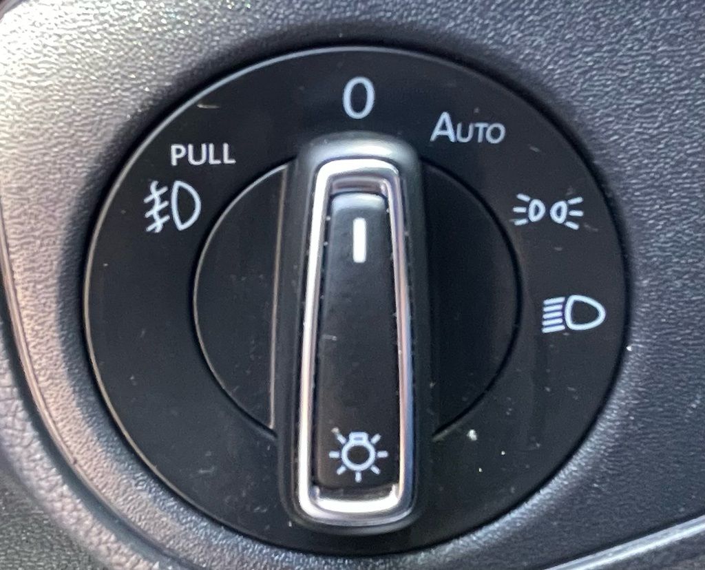 2020 Volkswagen Atlas 3.6L V6 SE White at Community Kia