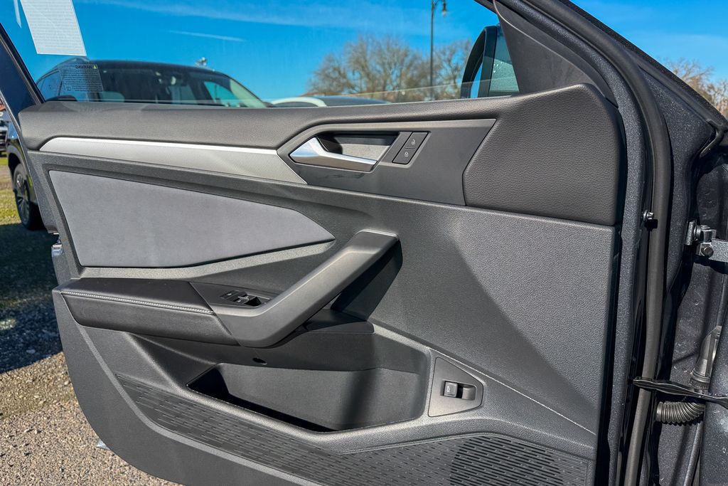 New 2026 Gray Volkswagen 1.5T SE image 13