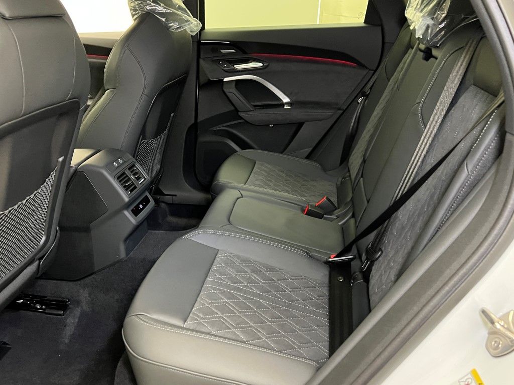 Thumbnail: 2025 Audi SQ5 - 22