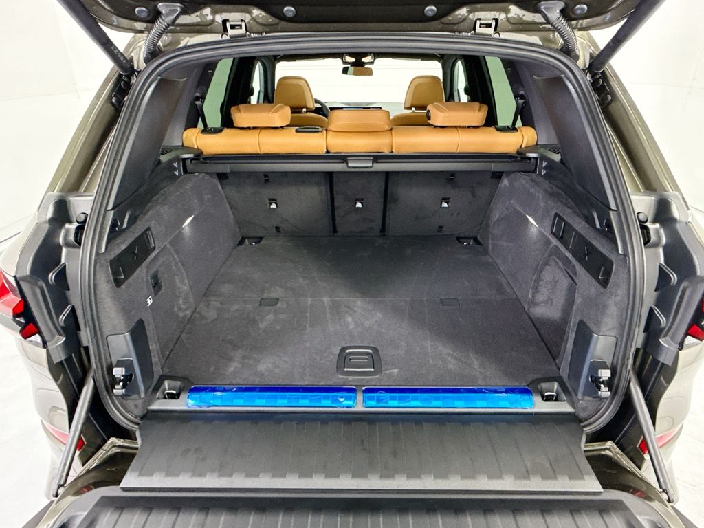 Thumbnail: 2026 BMW X5 - 27